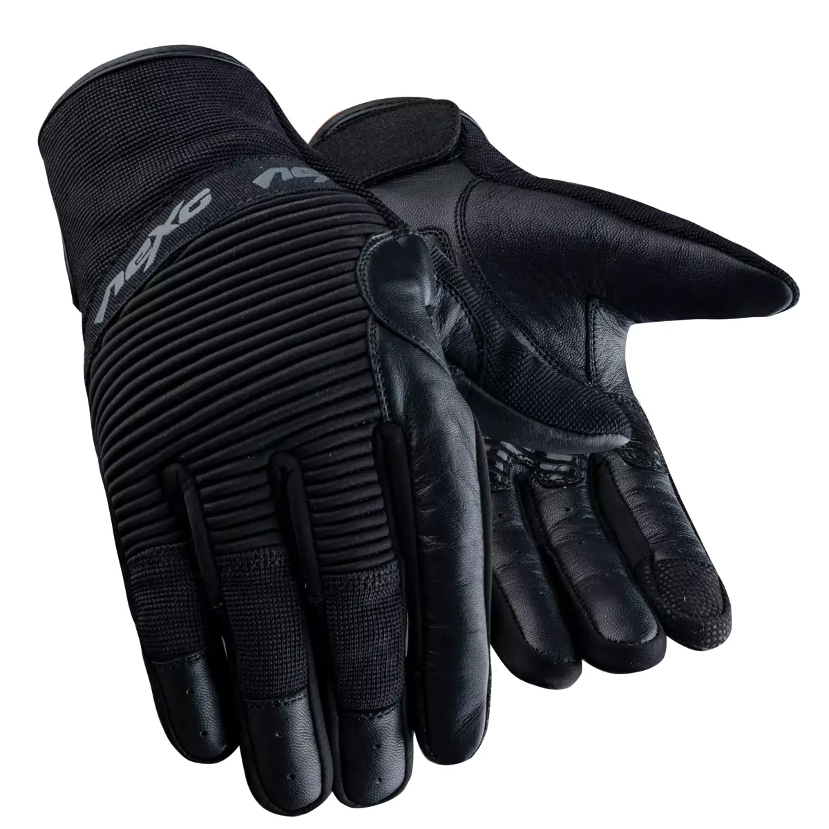 Cafe racer motorcycle gloves designed for style and protection during rides.